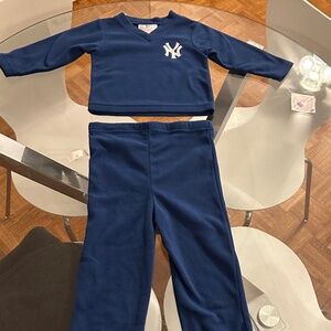 NWT Fleece Yankee Pajama Set Toddler Size 2T